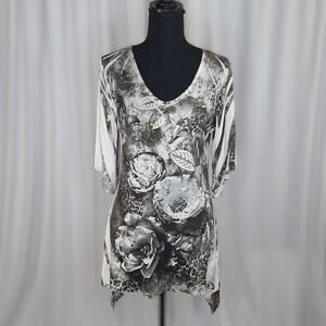 Reina Floral Top S/M Gray V Neck Lace Inset Handkerchief Hem Flowy Boho Festival